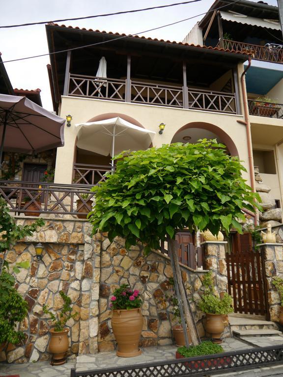 Dione Apartment *